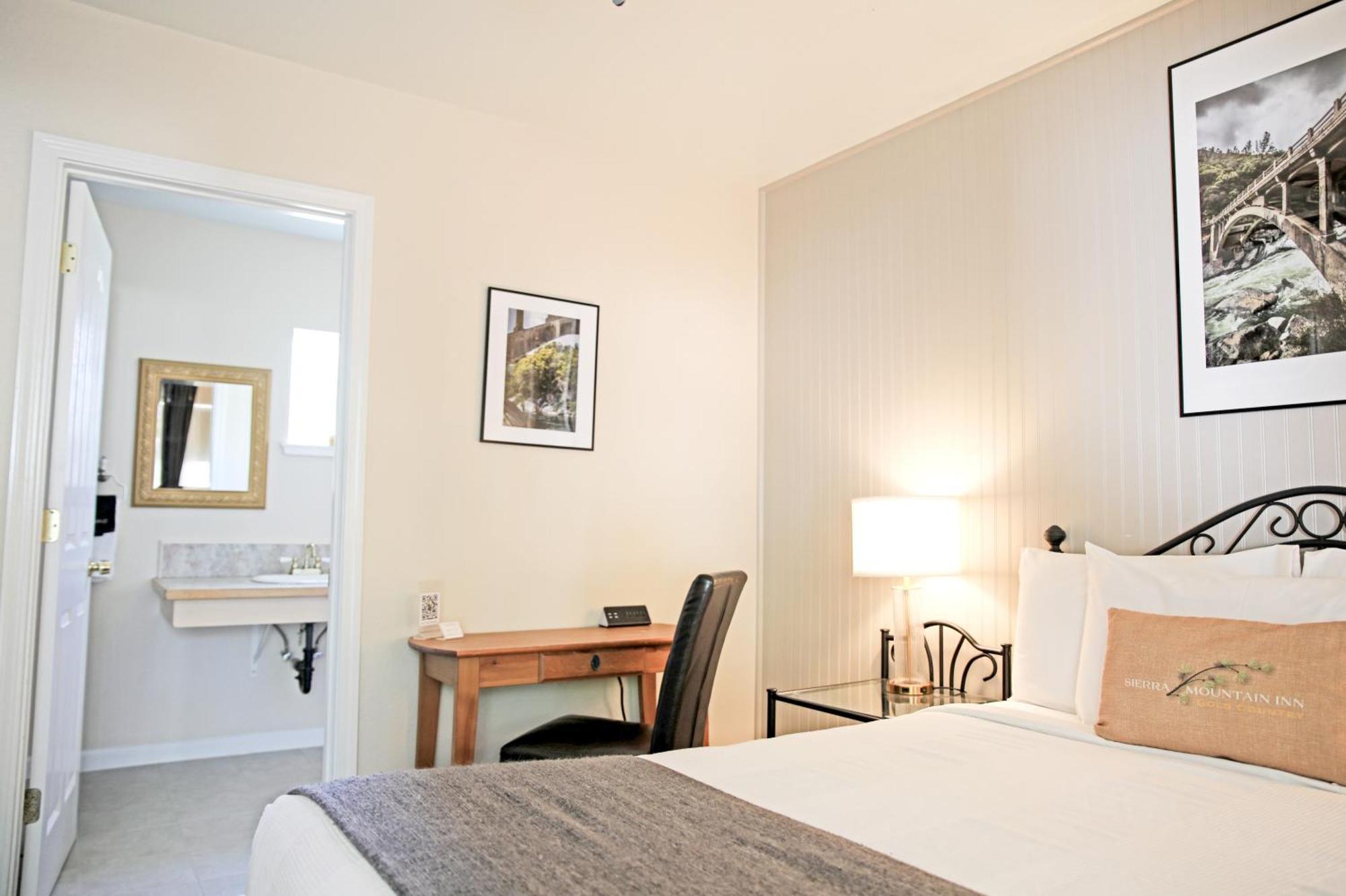 Sierra Mountain Inn Грас Вали Екстериор снимка